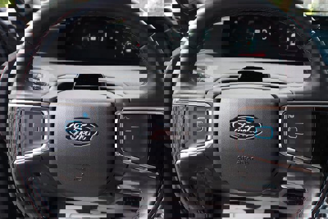 Certified 2025 Ford Expedition Platinum w/ Stealth Performance Package image 29