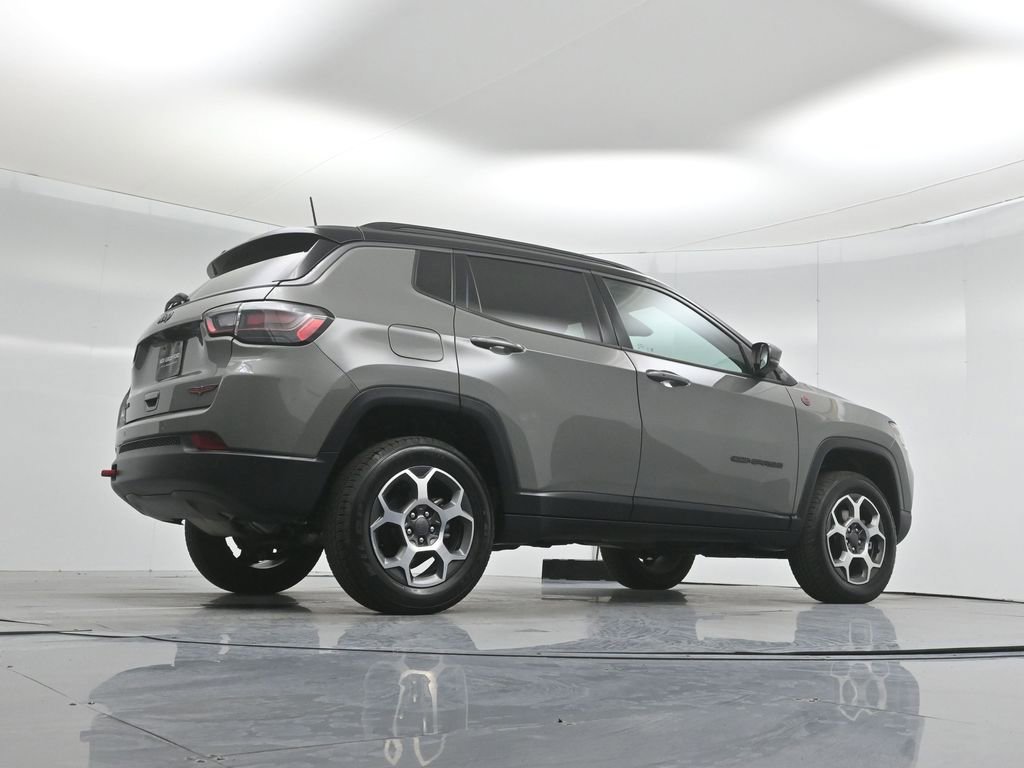 Used 2022 Jeep Compass Trailhawk w/ Trailhawk Elite Group image 48