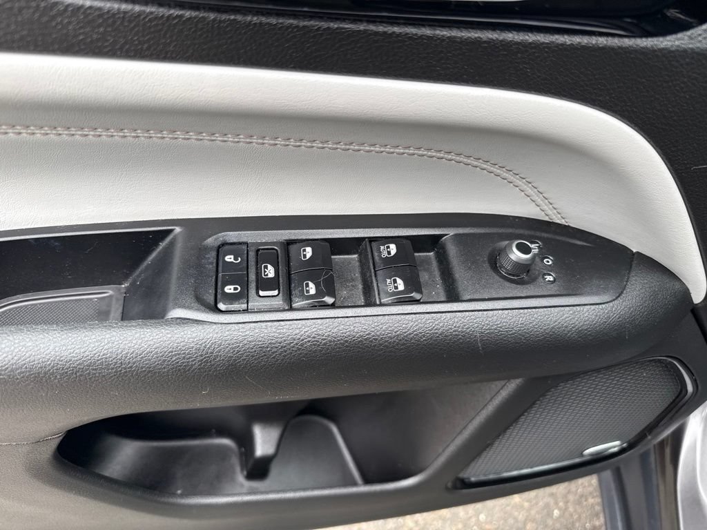Used 2024 Jeep Compass Limited w/ Sun and Sound Group AWD/4WD image 16