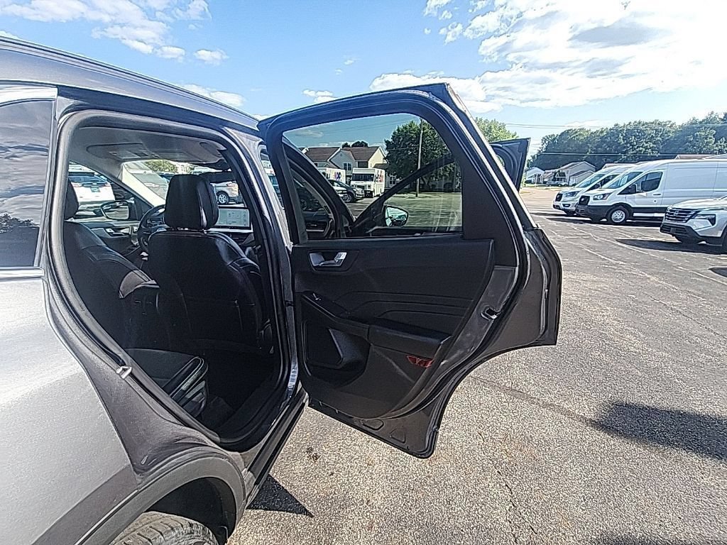 Certified 2024 Ford Escape Platinum AWD/4WD image 13