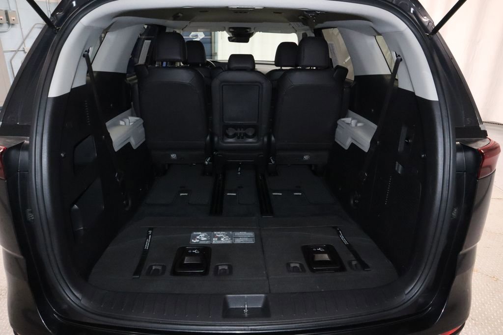 Used 2024 Kia Carnival LX image 19