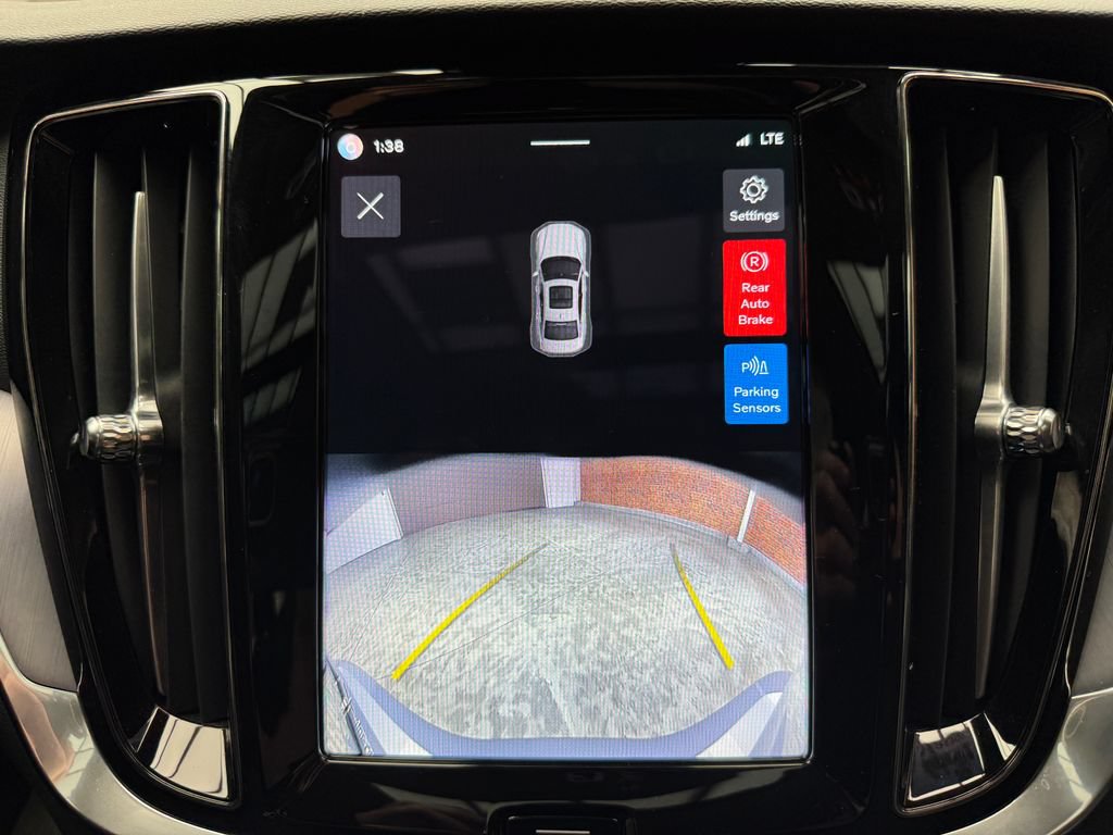 Used 2025 Volvo S60 B5 Core FWD image 22