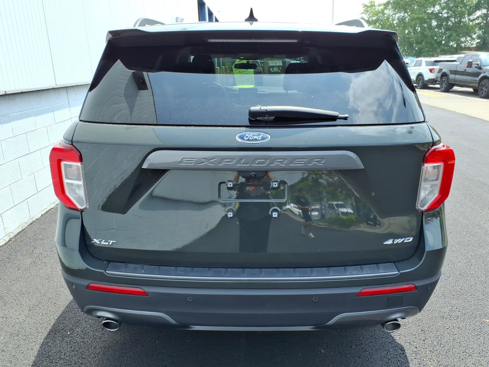 Certified 2023 Ford Explorer XLT w/ Equipment Group 202A AWD/4WD image 5