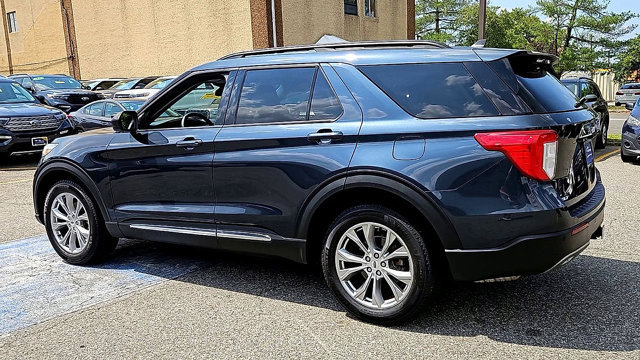 Certified 2023 Ford Explorer XLT w/ Equipment Group 202A AWD/4WD image 6