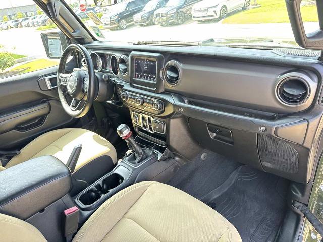 Used 2022 Jeep Gladiator Sport AWD/4WD image 16