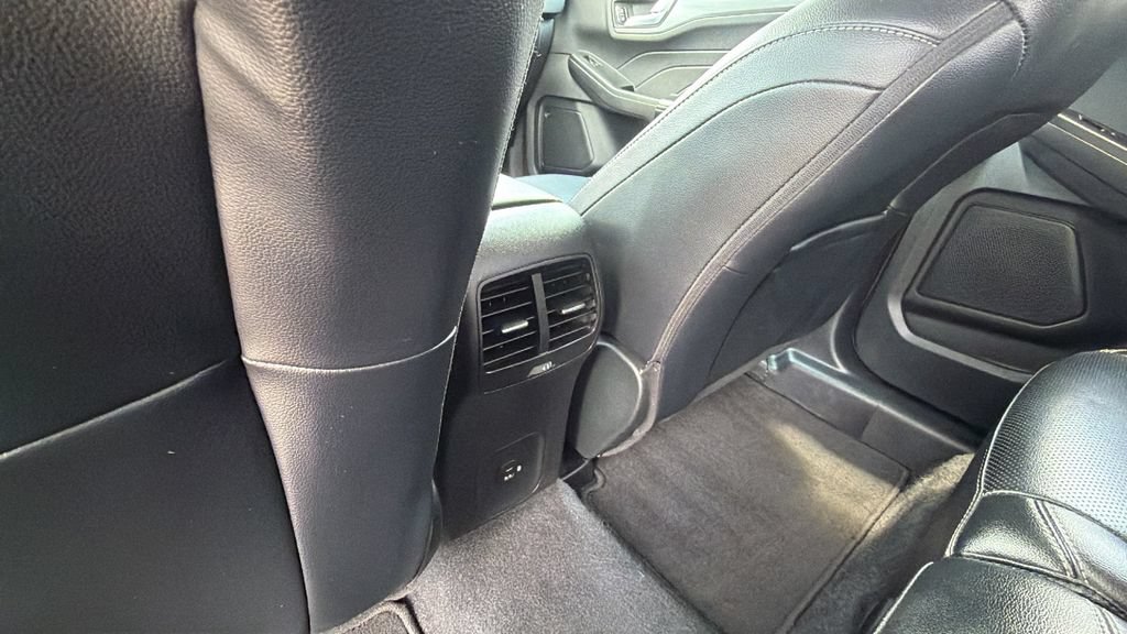 Certified 2022 Ford Escape Titanium FWD image 31