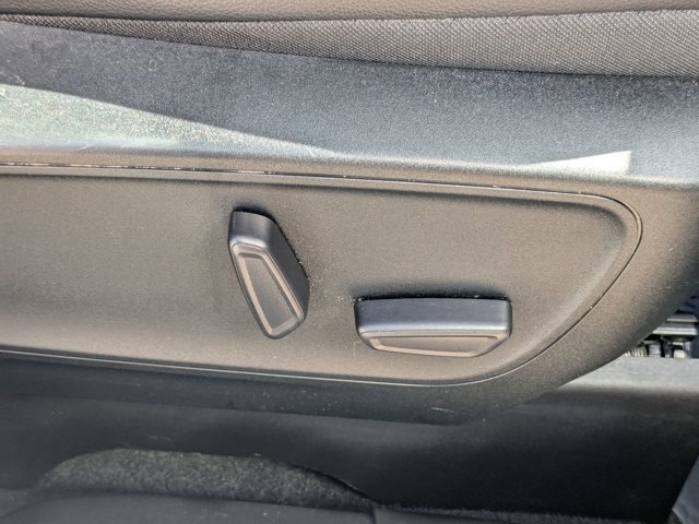 Certified 2022 Ford Escape Titanium w/ Class II Trailer Tow Package image 37