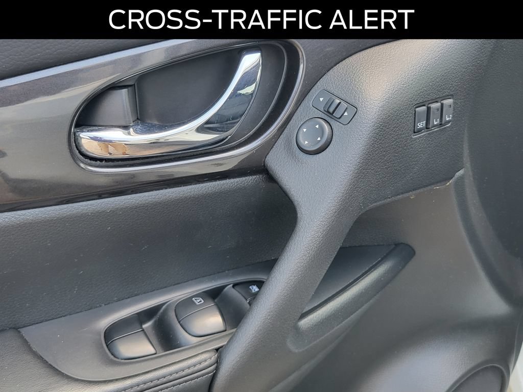Used 2018 Nissan Rogue SV w/ Premium Package AWD/4WD image 19