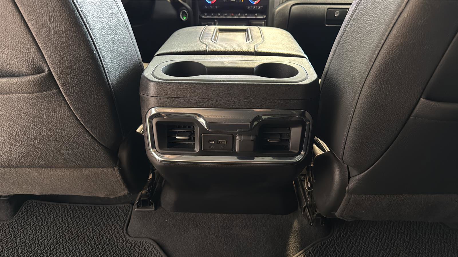 Used 2022 GMC Sierra 3500 Denali AWD/4WD image 30