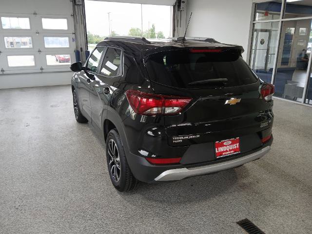 Used 2025 Chevrolet TrailBlazer LT image 3