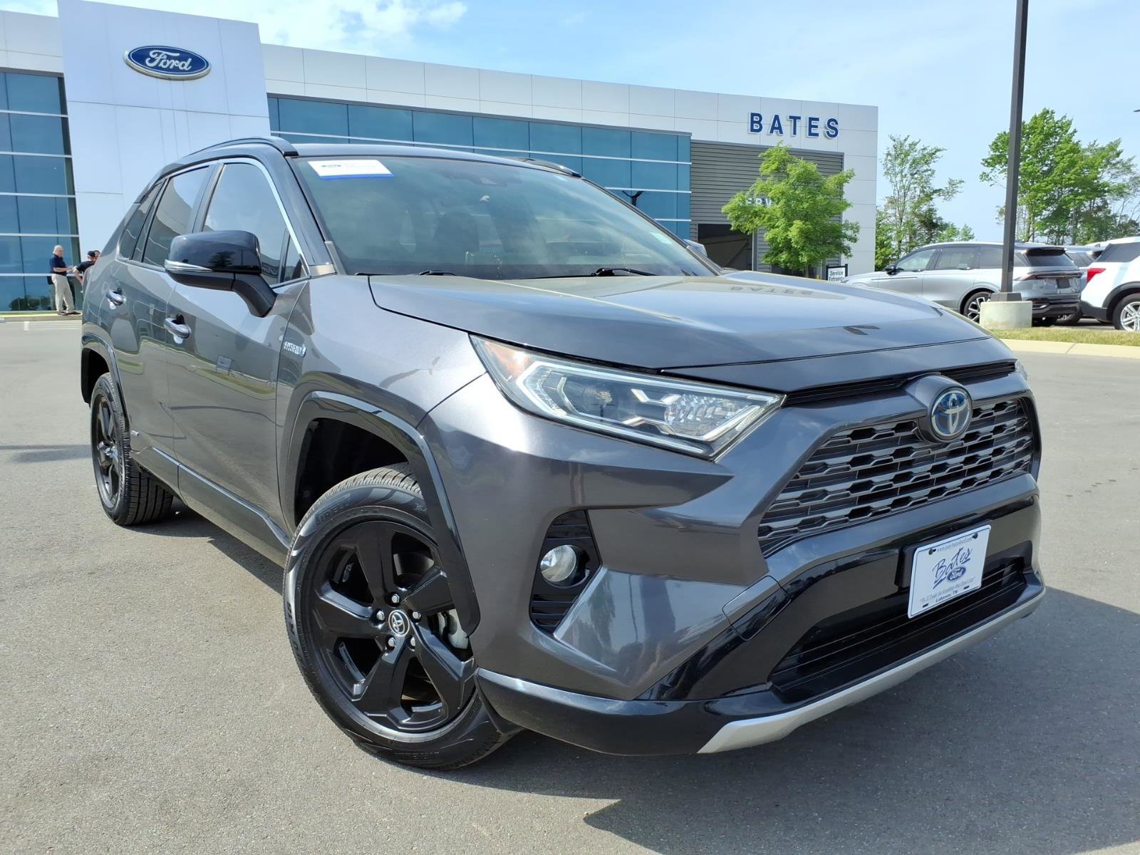 Used 2019 Toyota RAV4 XSE w/ XSE Weather Package AWD/4WD image 7