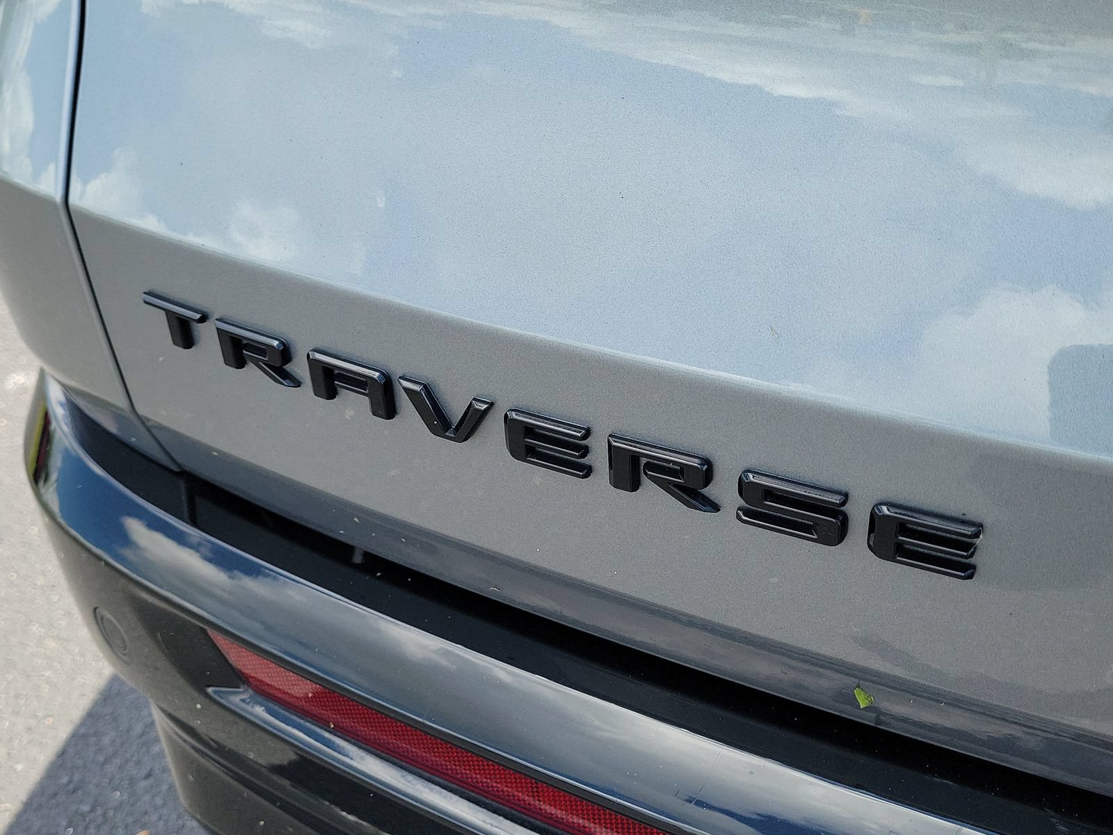 Used 2024 Chevrolet Traverse RS FWD image 6