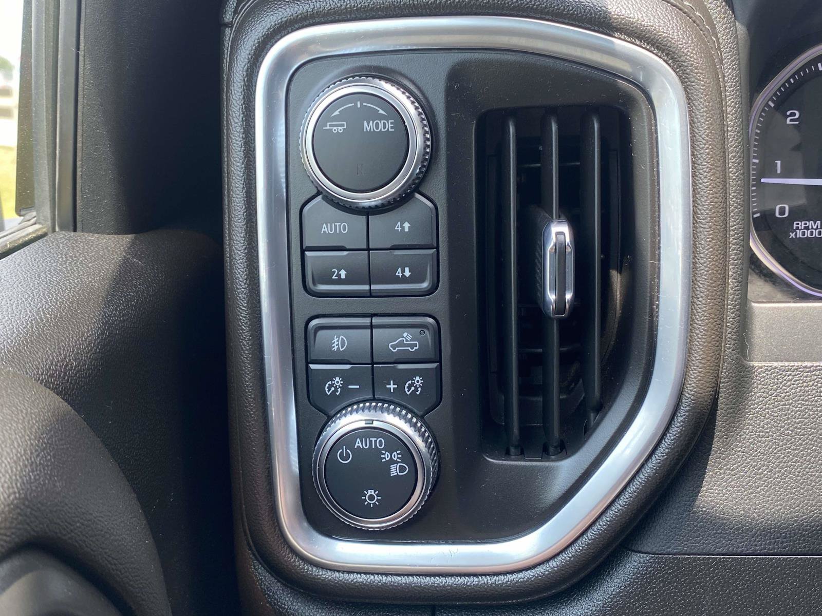 Used 2022 GMC Sierra 2500 SLE w/ SLE Value Package; AWD/4WD image 19