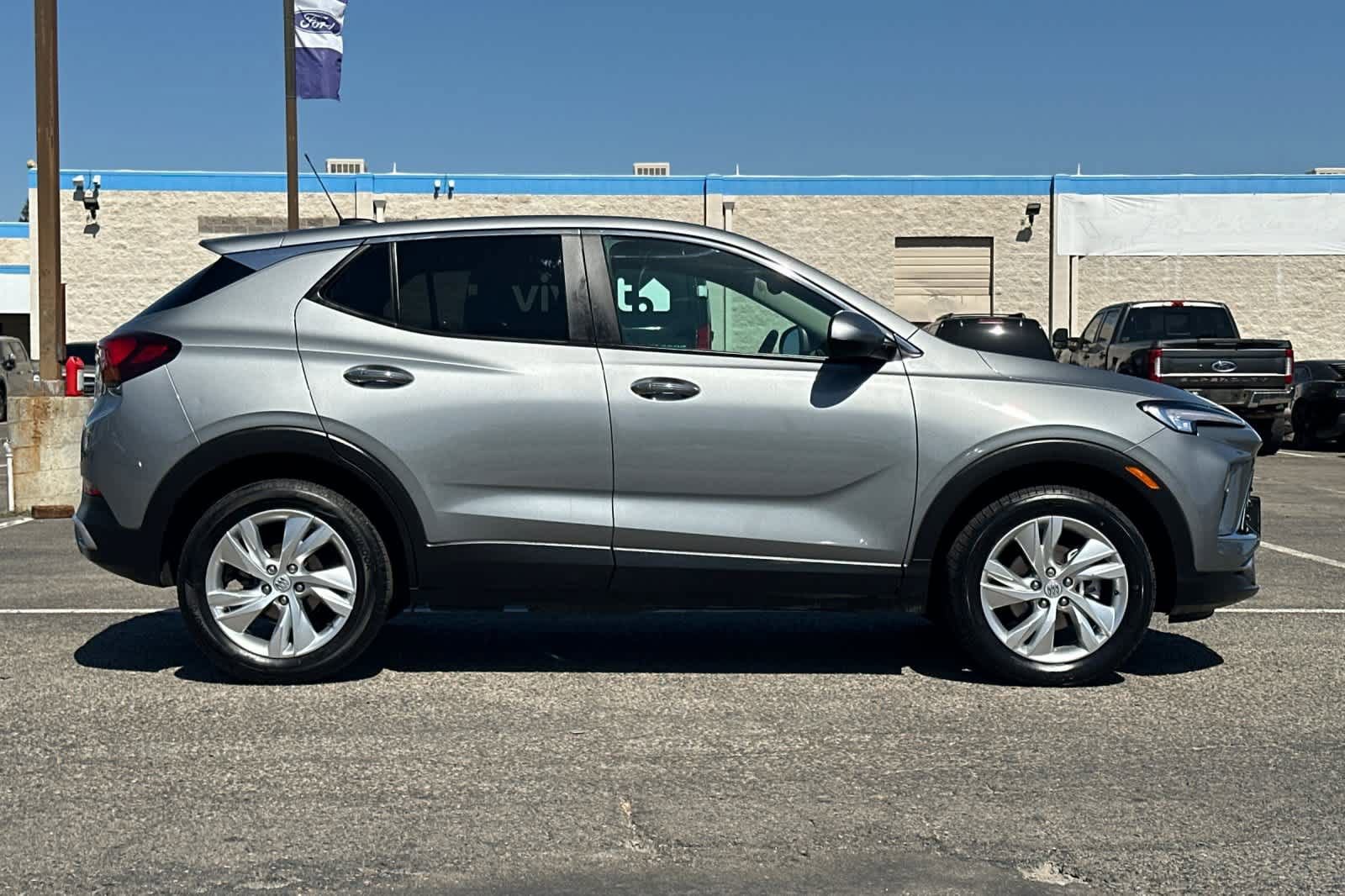 Used 2025 Buick Encore GX Preferred AWD/4WD image 8