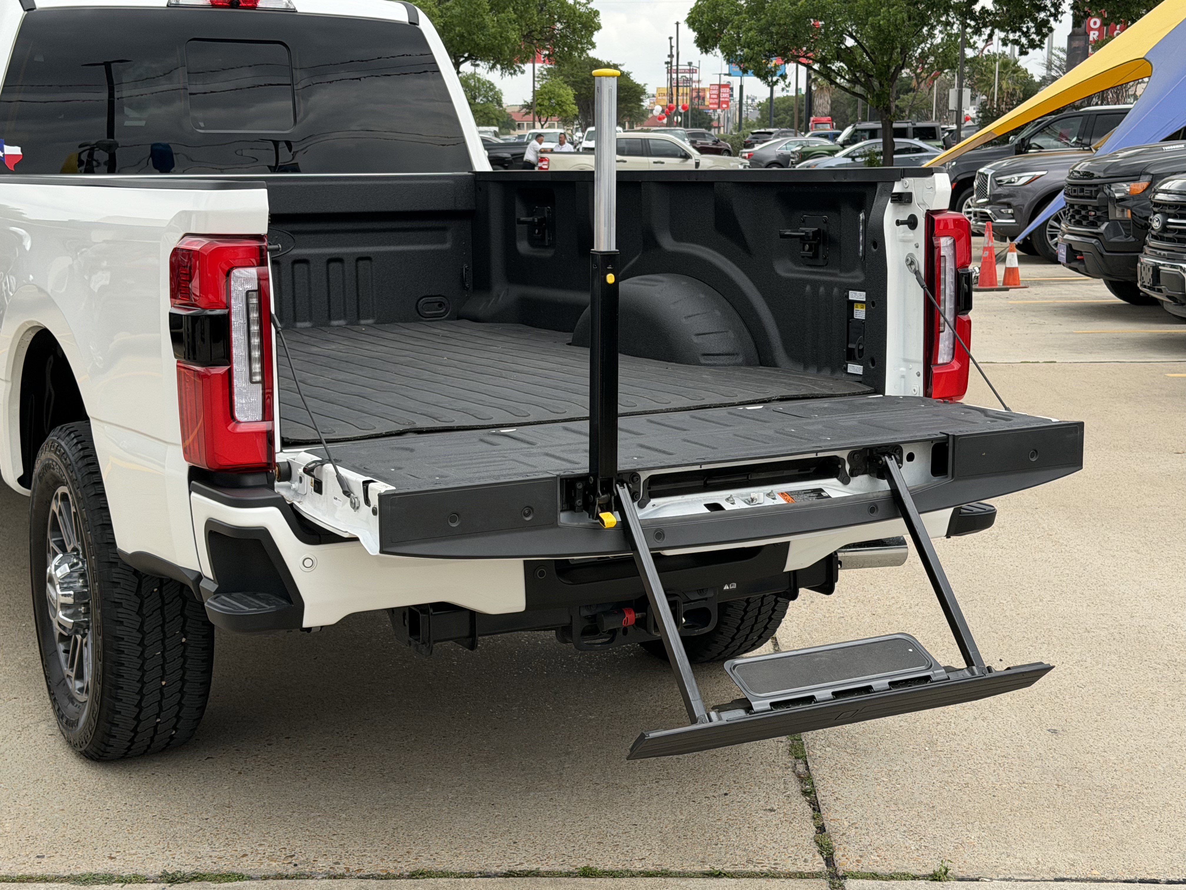 Certified 2024 Ford F250 Limited w/ FX4 Off-Road Package image 14