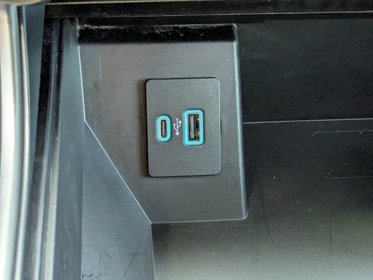 Certified 2024 Ford F150 Lariat image 25