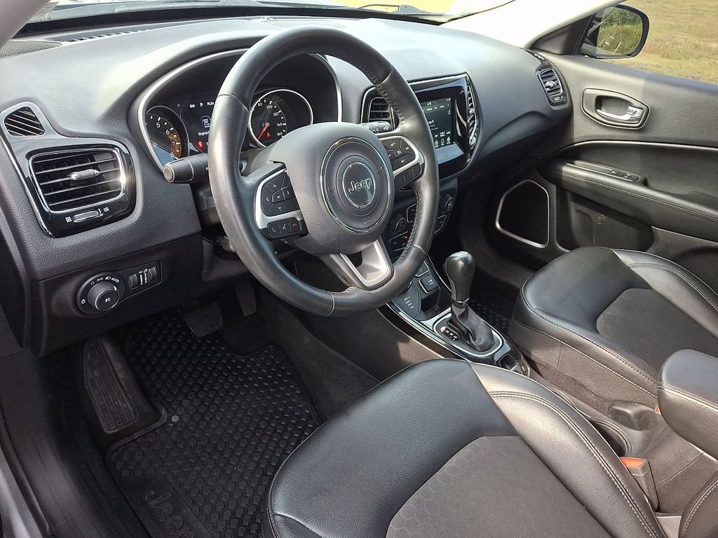 Used 2019 Jeep Compass Latitude AWD/4WD image 14