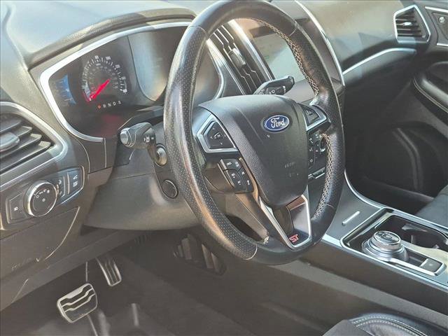 Certified 2020 Ford Edge ST w/ Cold Weather Package AWD/4WD image 10