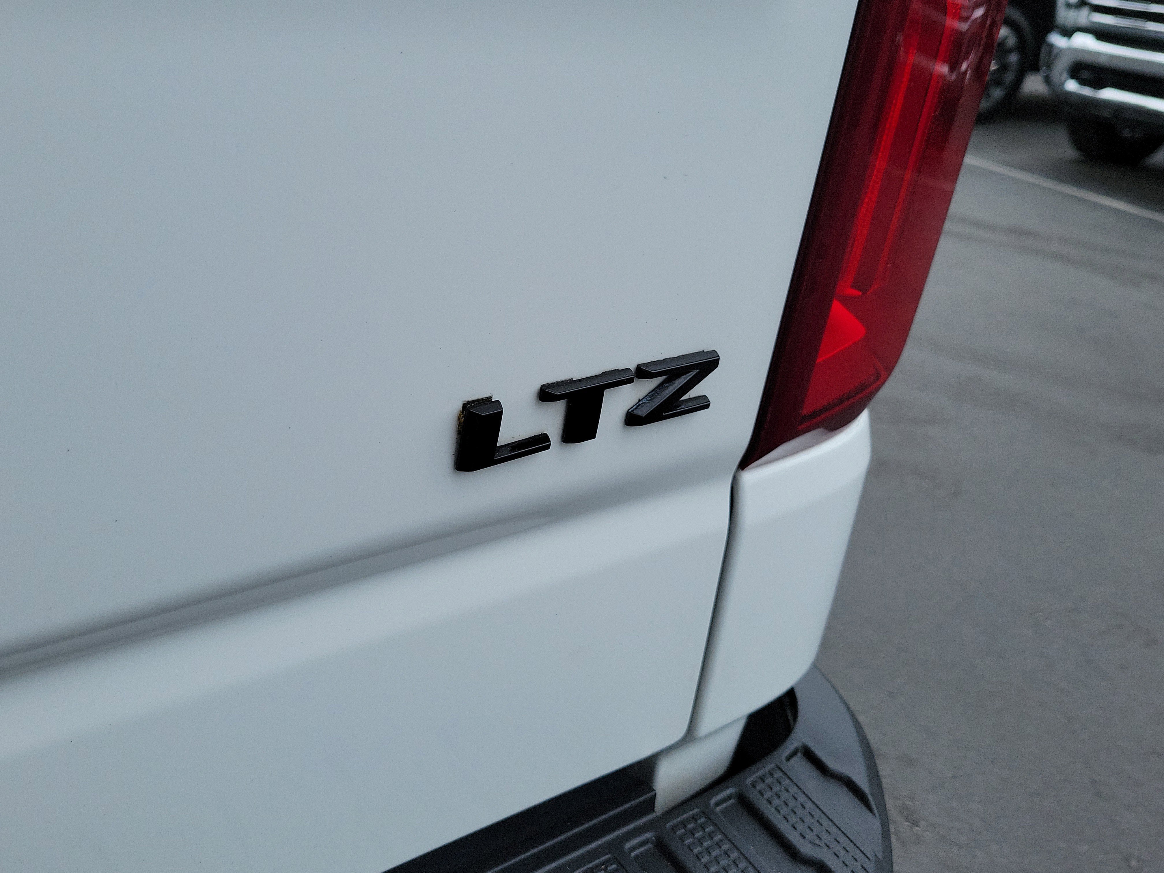 Used 2019 Chevrolet Silverado 1500 LTZ w/ LTZ Plus Package image 9