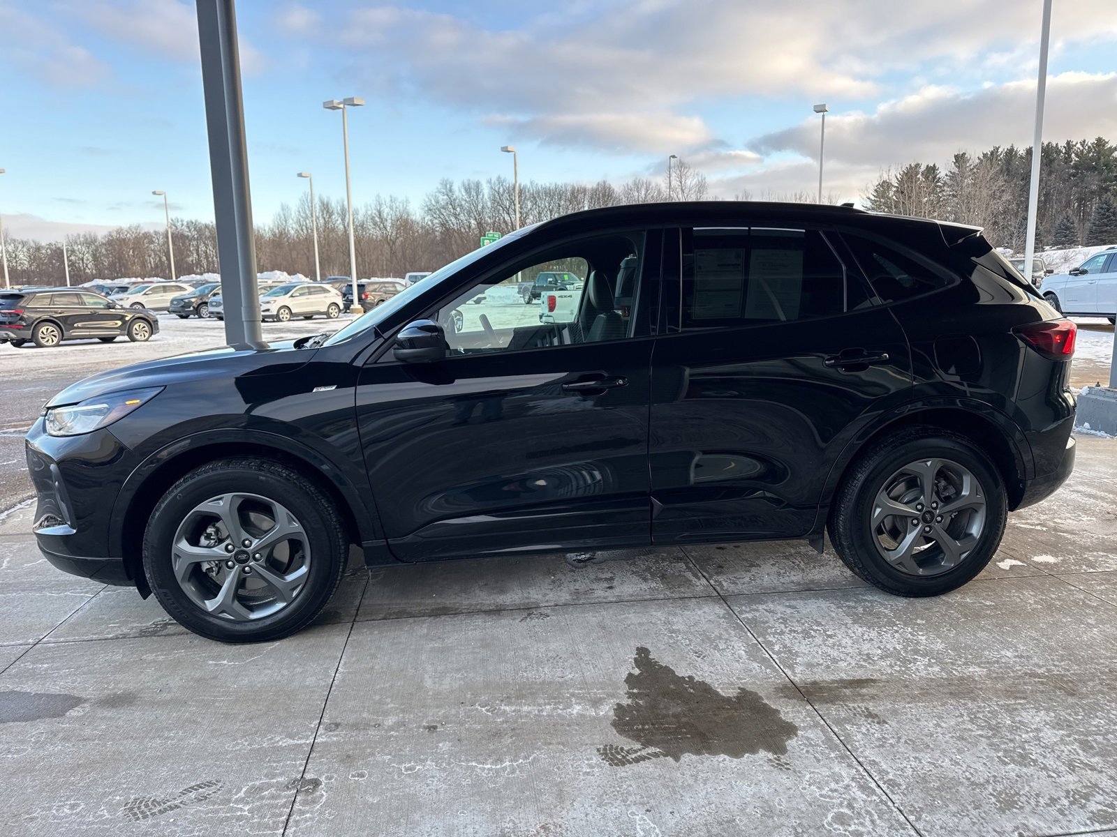 Certified 2024 Ford Escape ST-Line Select w/ Tech Pack #2 image 7