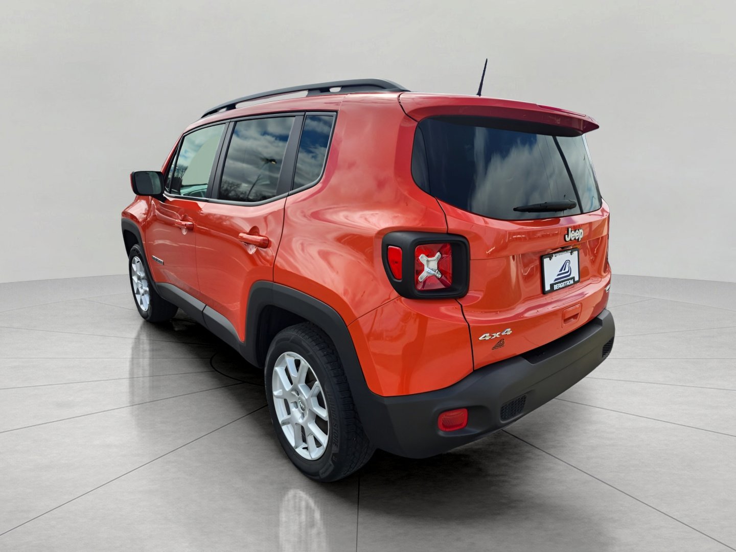 Used 2021 Jeep Renegade Latitude w/ Convenience Group image 9
