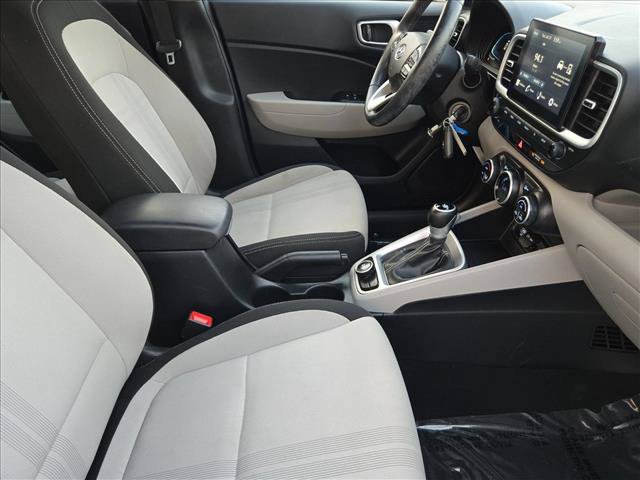 Used 2023 Hyundai Venue SEL FWD image 20