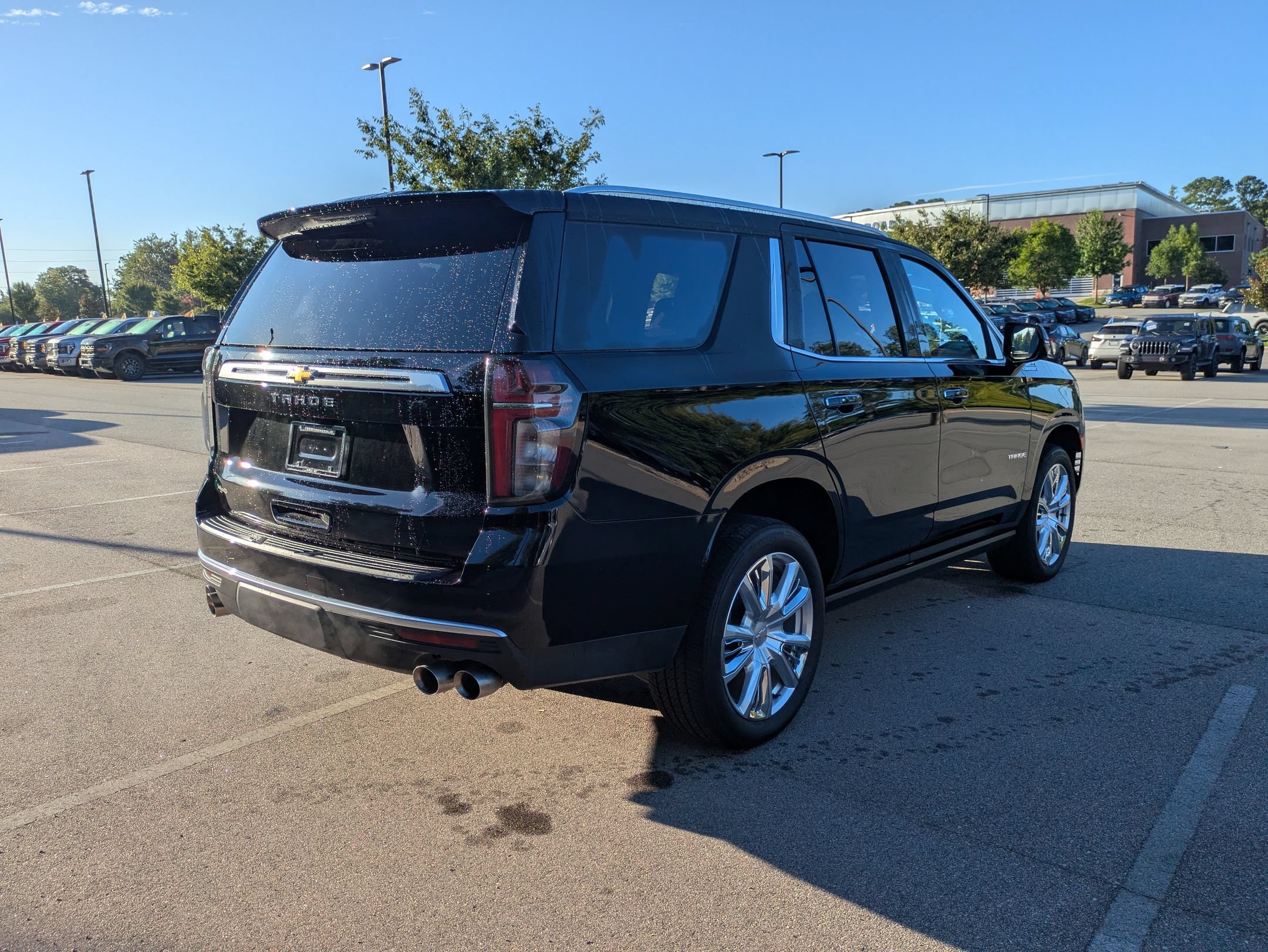 Used 2024 Chevrolet Tahoe High Country AWD/4WD image 4