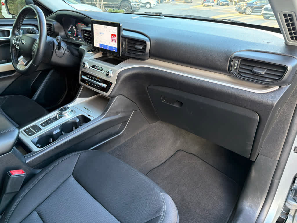 Certified 2023 Ford Explorer XLT RWD image 14
