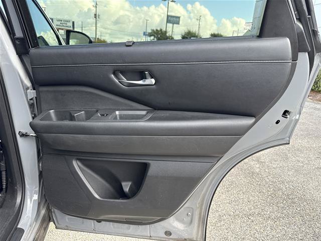Used 2022 Nissan Pathfinder SL FWD image 24