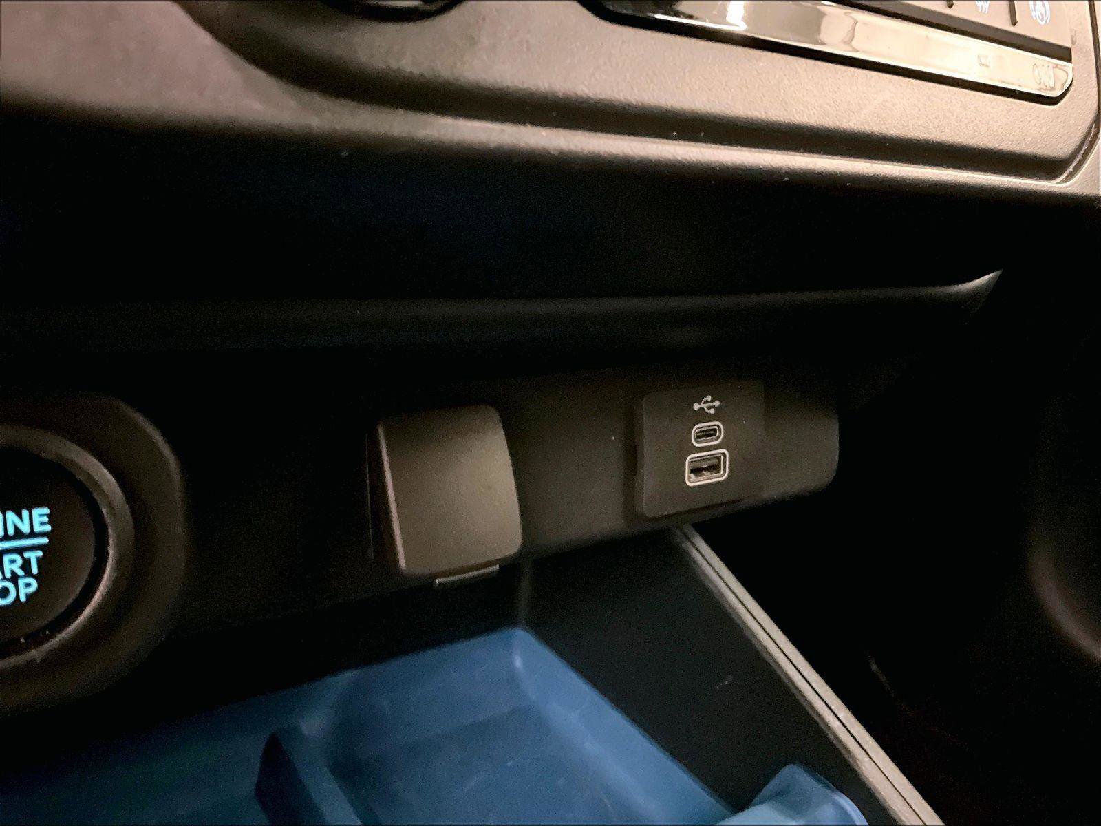 Certified 2025 Ford Maverick Lobo AWD/4WD image 31