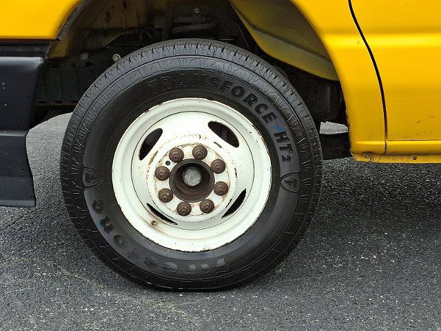 Certified 2021 Ford E-350 and Econoline 350 Super Duty RWD image 8