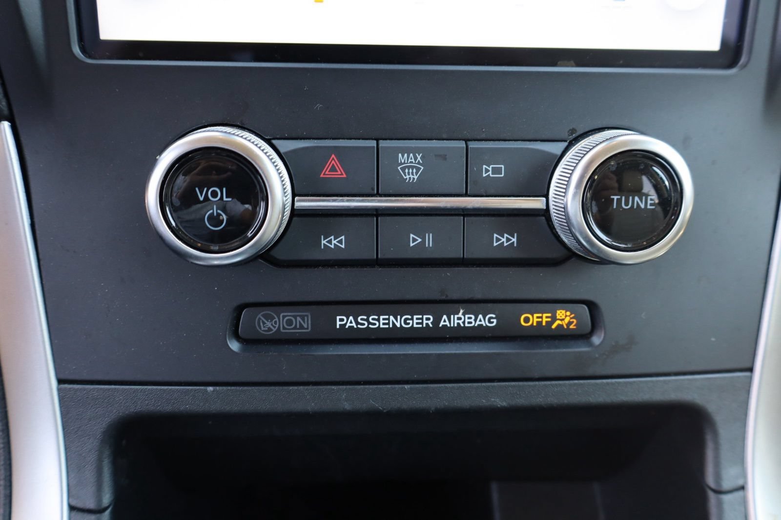 Certified 2024 Ford Edge SEL w/ Cargo Accessory Package AWD/4WD image 27
