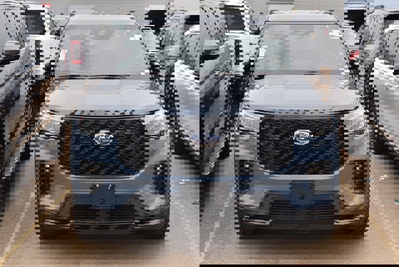 Certified 2025 Ford Explorer ST-Line w/ Premium Package image 8