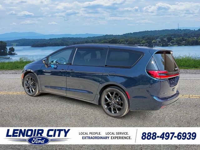 Used 2025 Chrysler Pacifica Limited FWD image 5