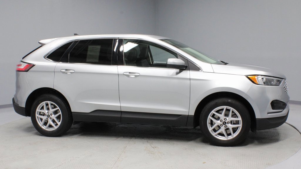 Certified 2024 Ford Edge SEL image 6