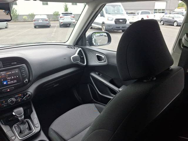 Used 2024 Kia Soul LX w/ Option Group 015 FWD image 11