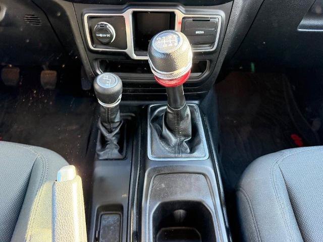 Used 2018 Jeep Wrangler Unlimited Sport AWD/4WD image 17
