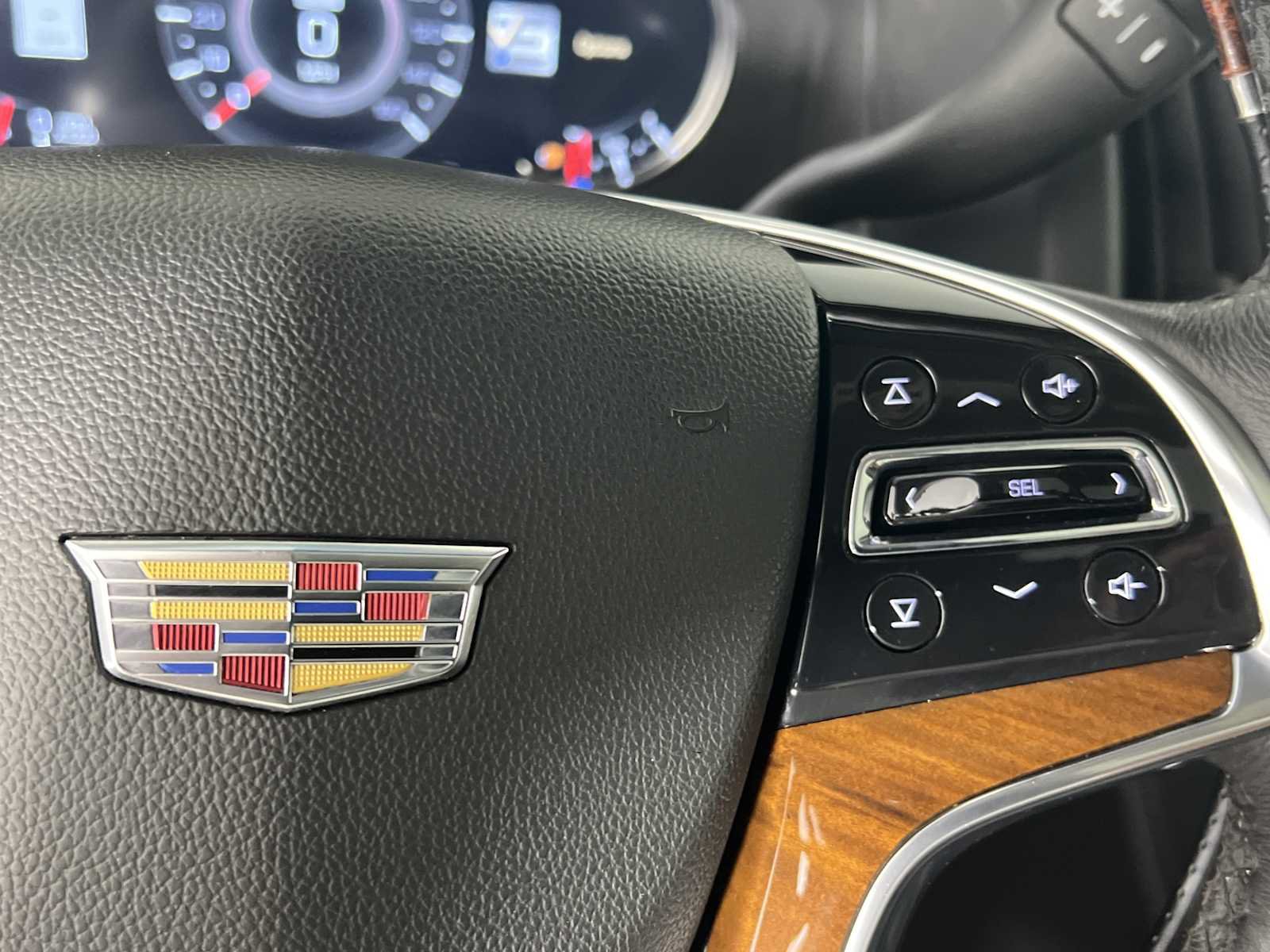 Used 2020 Cadillac Escalade ESV Premium Luxury w/ Escalade Sport Edition RWD image 41