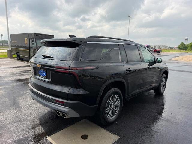 Used 2026 Chevrolet Traverse LT AWD/4WD image 3
