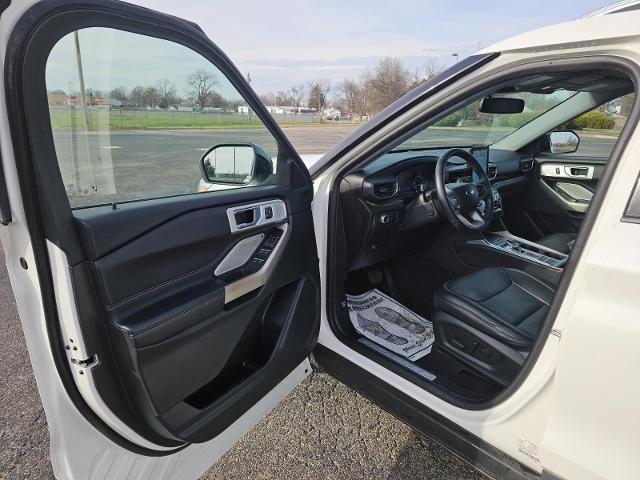 Certified 2022 Ford Explorer Limited w/ Limited Technology Package image 11