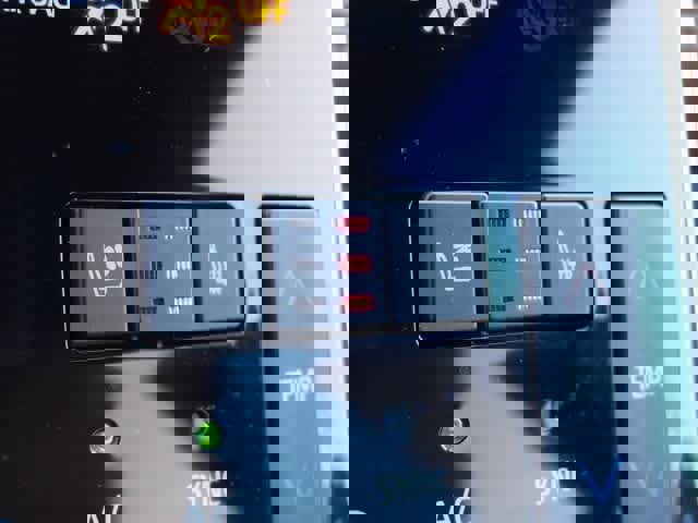 Used 2019 Toyota Avalon Limited image 36