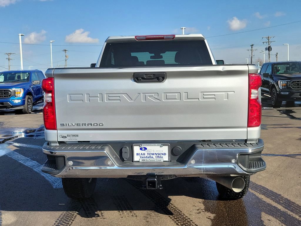 Used 2022 Chevrolet Silverado 2500 W/T w/ Gooseneck/5TH Wheel Package image 4