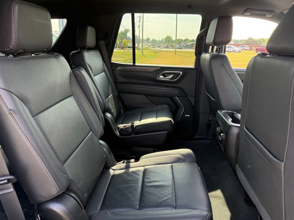 Used 2022 Chevrolet Tahoe Z71 w/ Luxury Package AWD/4WD image 17