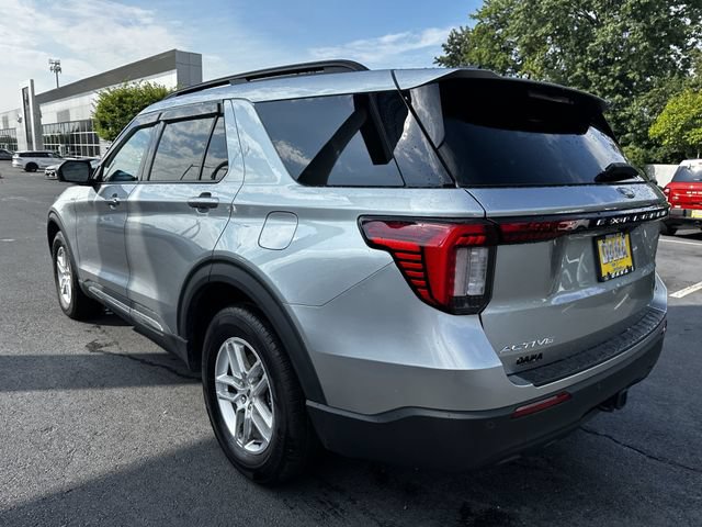 Certified 2025 Ford Explorer Active AWD/4WD image 7