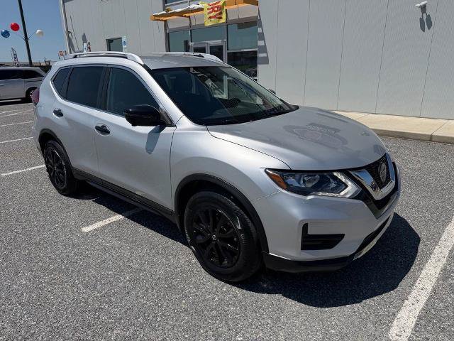 Used 2018 Nissan Rogue SV w/ Premium Package AWD/4WD image 2