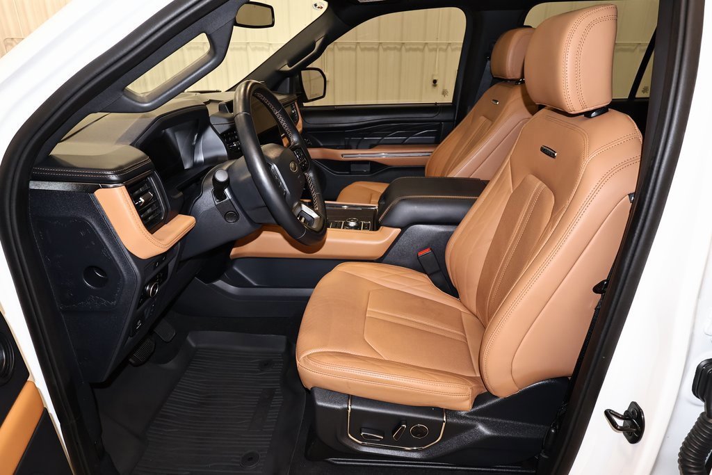 Certified 2024 Ford Expedition Platinum image 16