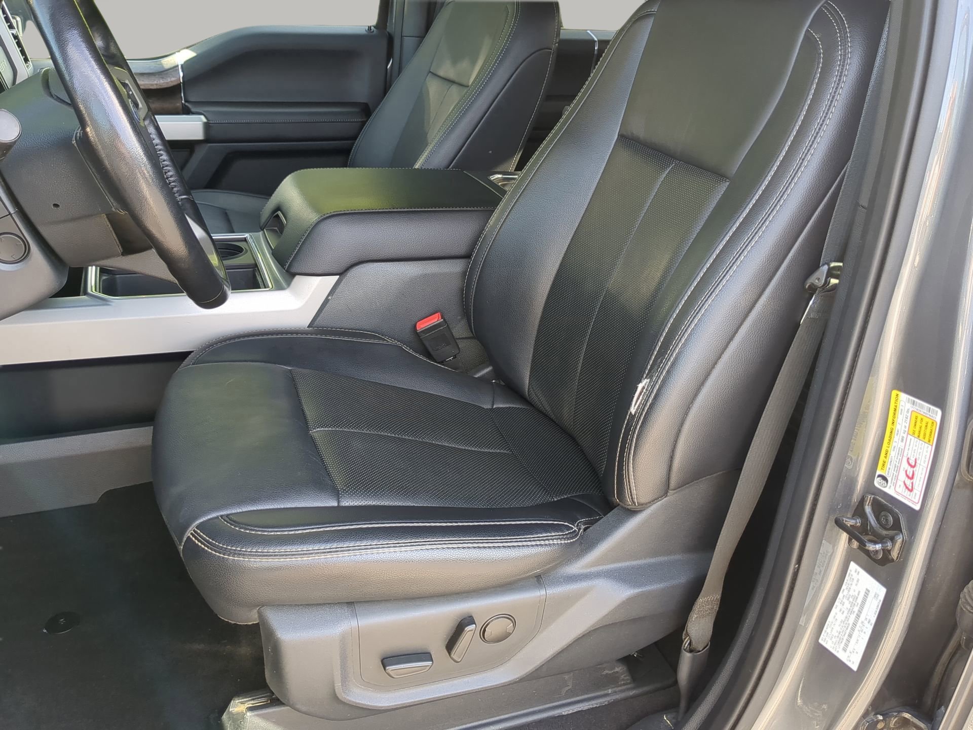 Certified 2022 Ford F250 Lariat w/ Lariat Ultimate Package image 57