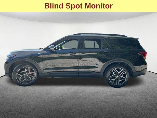 Certified 2025 Ford Explorer ST-Line w/ ST-Line Street Pack AWD/4WD image 7