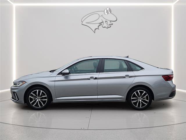 Used 2025 Volkswagen Jetta SE FWD image 7