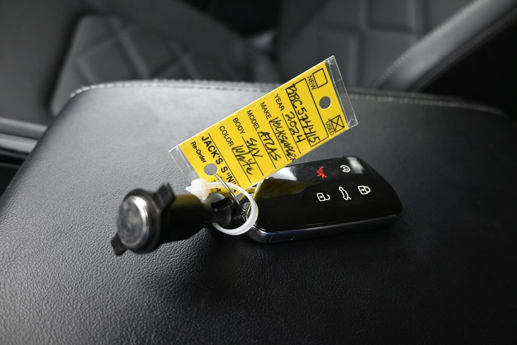 Used 2024 Volkswagen Atlas SE FWD image 21